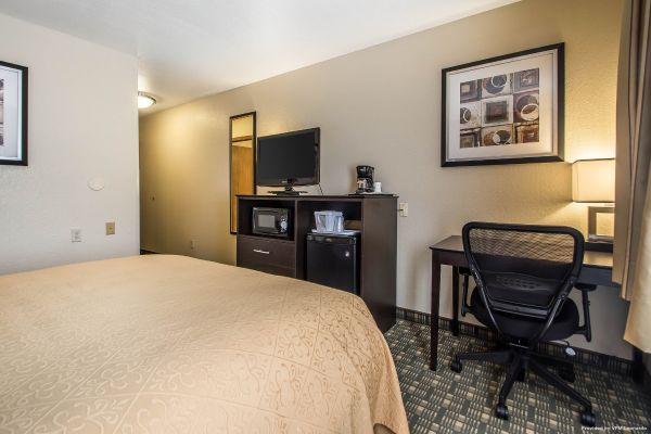 Quality Inn and Suites Decorah